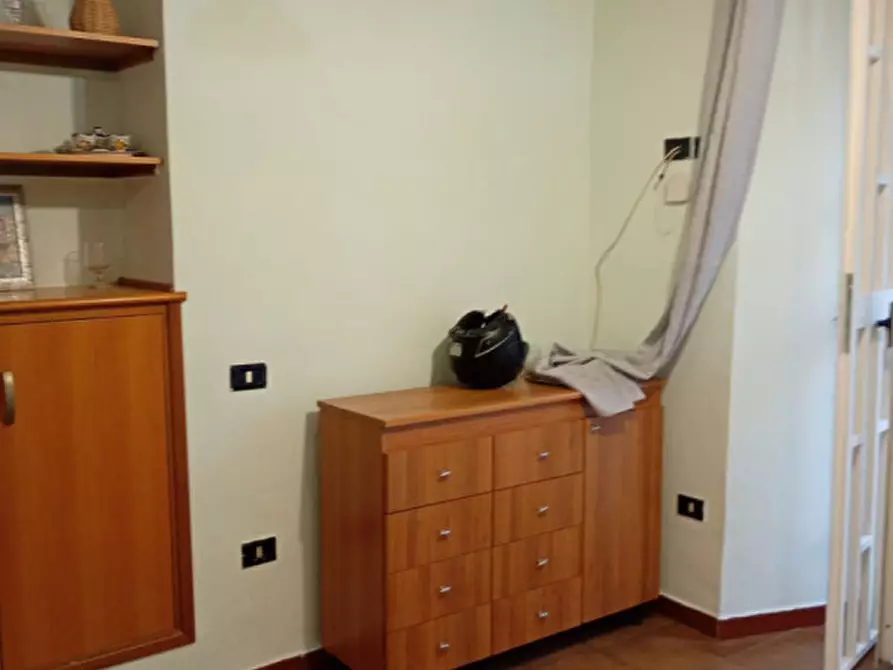 Immagine 19 di Monolocale in affitto  in via dei tribunali 197 a Napoli