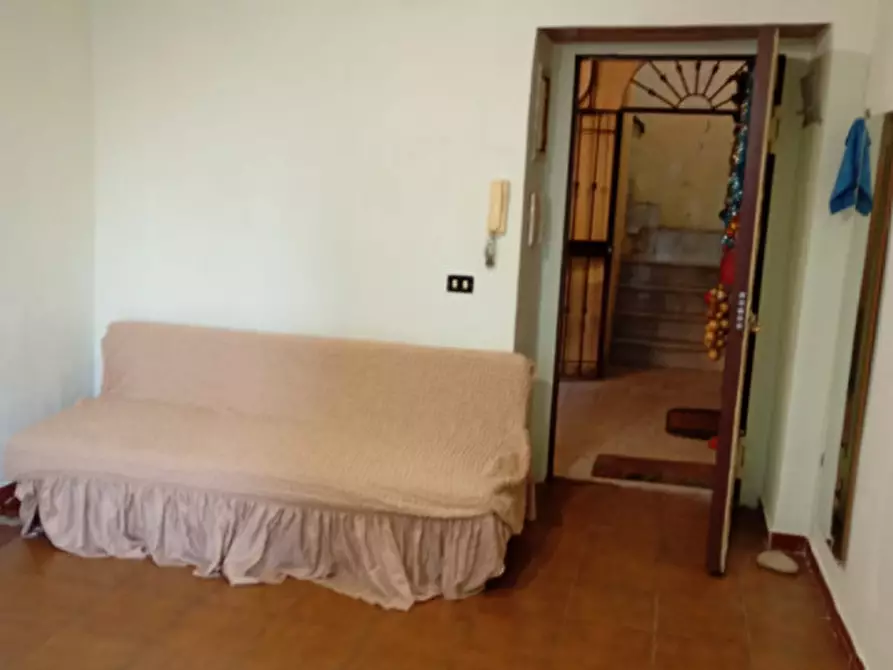 Immagine 20 di Monolocale in affitto  in via dei tribunali 197 a Napoli