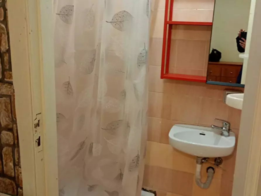 Immagine 26 di Monolocale in affitto  in via dei tribunali 197 a Napoli