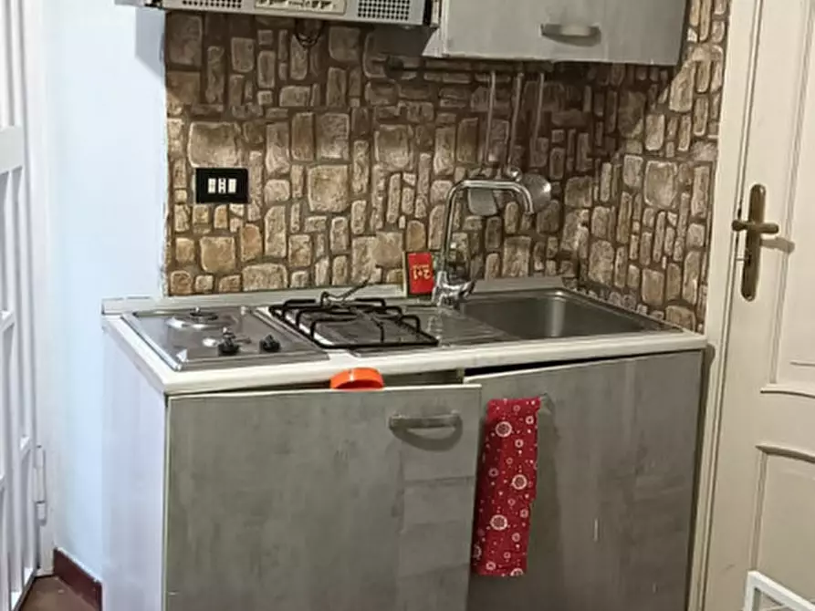 Immagine 30 di Monolocale in affitto  in via dei tribunali 197 a Napoli