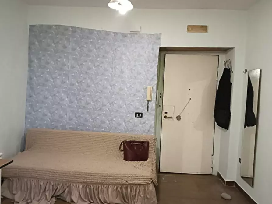 Immagine 33 di Monolocale in affitto  in via dei tribunali 197 a Napoli