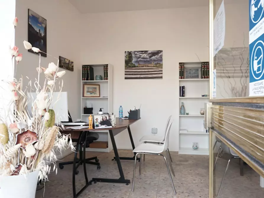 Immagine 4 di Ufficio in vendita  in piazzale vittorio veneto, 11 a Colorno