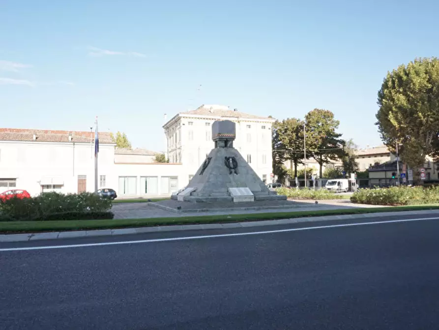 Immagine 7 di Ufficio in vendita  in piazzale vittorio veneto, 11 a Colorno