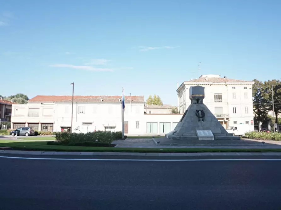Immagine 9 di Ufficio in vendita  in piazzale vittorio veneto, 11 a Colorno