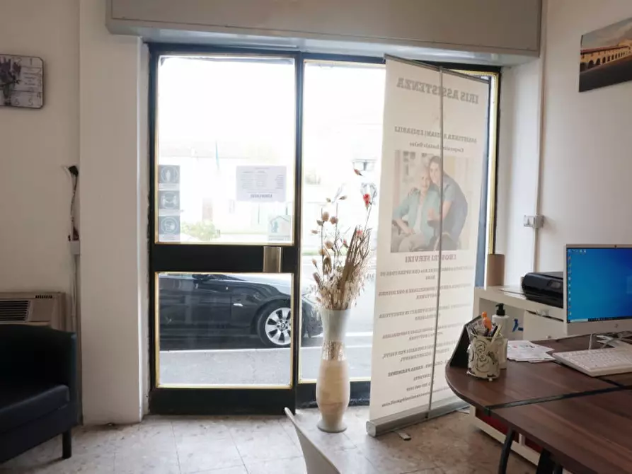 Immagine 13 di Ufficio in vendita  in piazzale vittorio veneto, 11 a Colorno