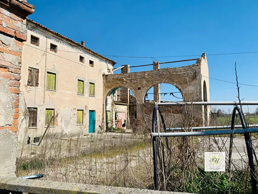 Immagine 1 di Casa indipendente in vendita  in Via Finale a Villa Estense