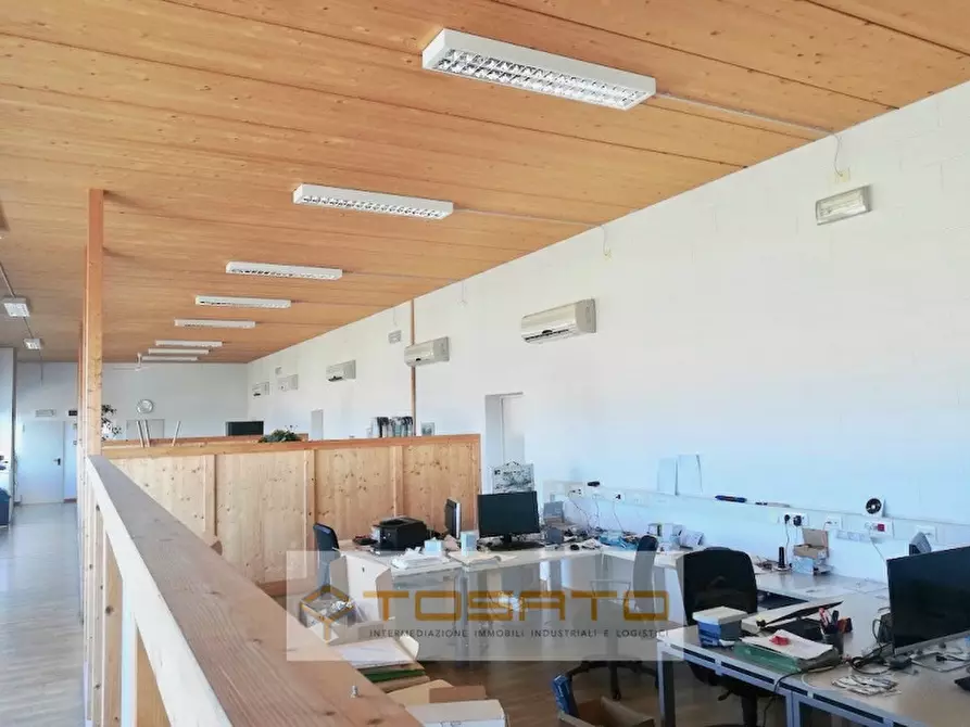 Immagine 1 di Capannone industriale in vendita  a Verona