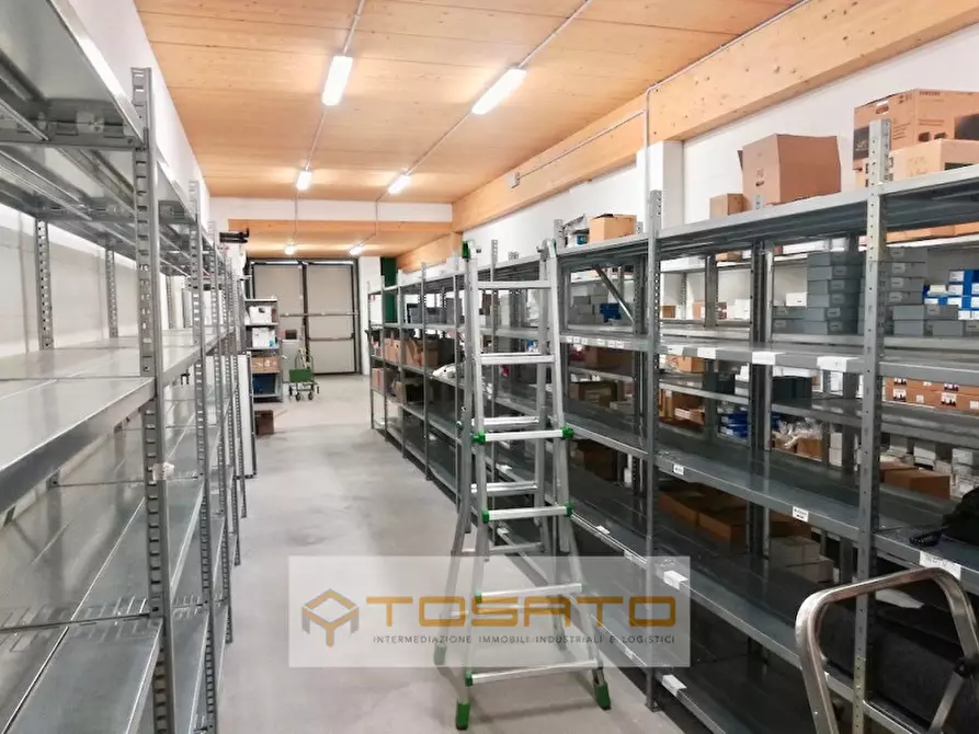 Immagine 3 di Capannone industriale in vendita  a Verona