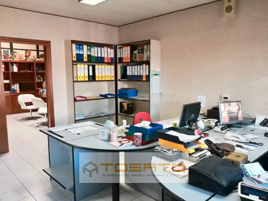 Immagine 3 di Capannone industriale in vendita  a Verona