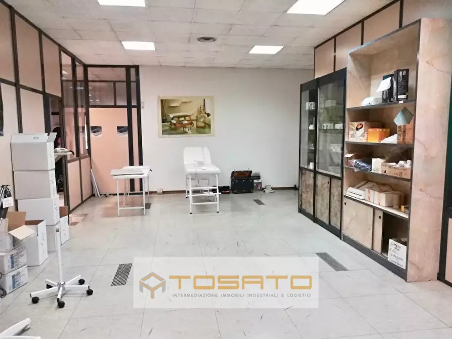 Immagine 4 di Capannone industriale in vendita  a Verona