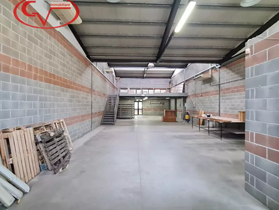 Immagine 2 di Capannone industriale in vendita  a Montevarchi