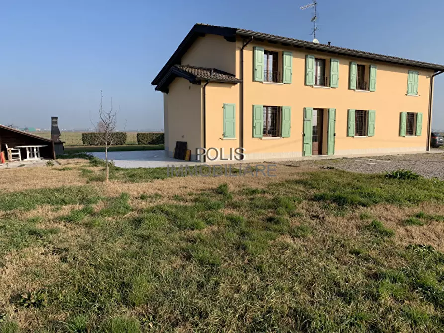 Immagine 1 di Villa in vendita  in VIA CODEBELLI a Concordia Sulla Secchia