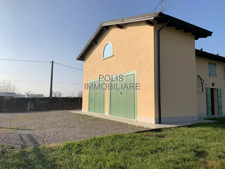 Immagine 35 di Villa in vendita  in VIA CODEBELLI a Concordia Sulla Secchia
