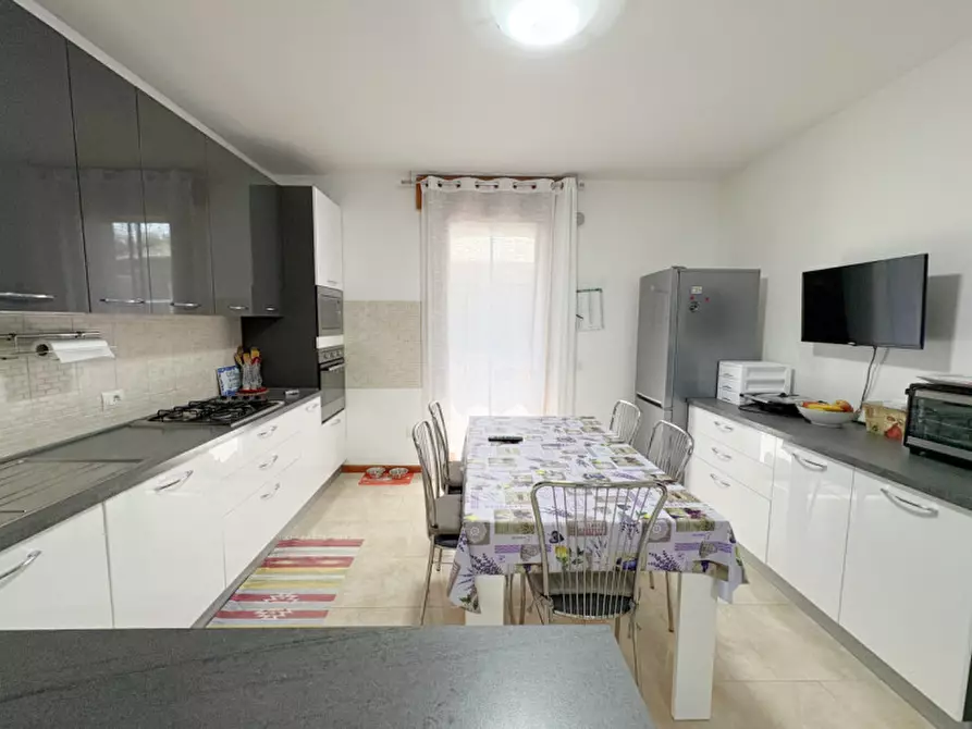 Immagine 2 di Villetta a schiera in vendita  in VIA RONCO ALL'ADIGE a Ronco All'adige