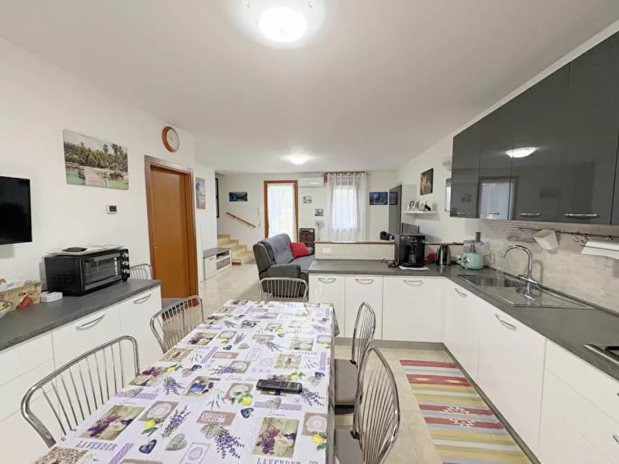 Immagine 3 di Villetta a schiera in vendita  in VIA RONCO ALL'ADIGE a Ronco All'adige