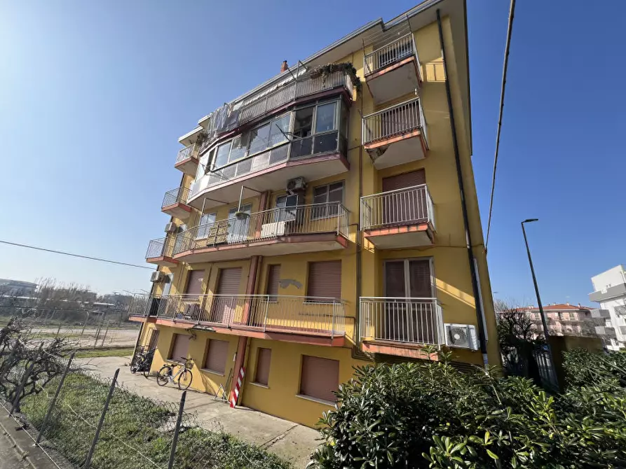 Immagine 1 di Appartamento in vendita  in Via Persica a Chioggia