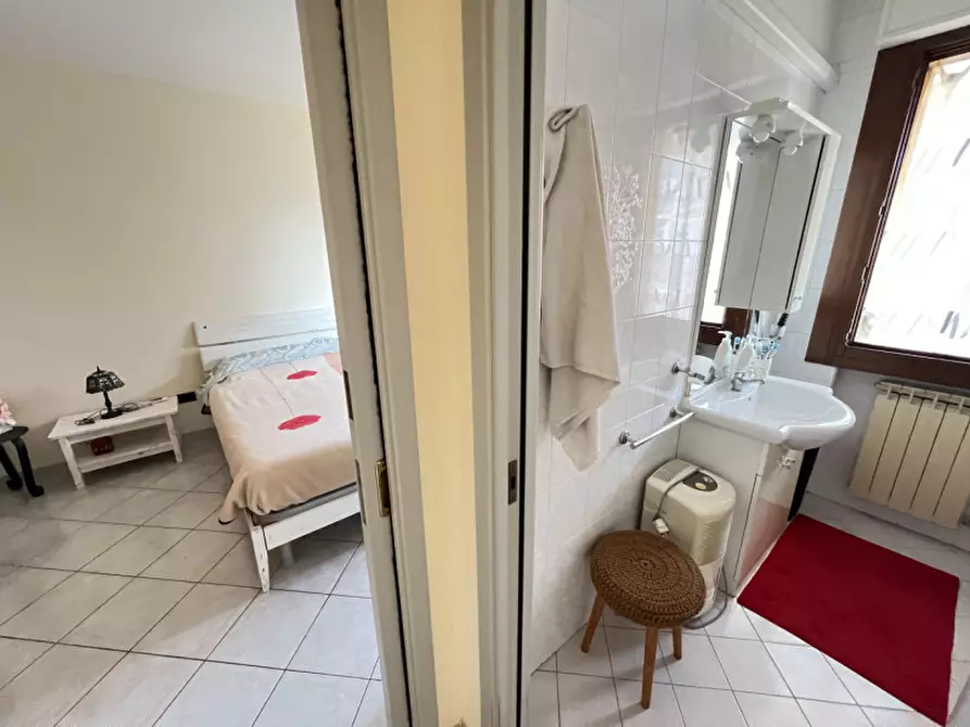 Immagine 10 di Appartamento in vendita  in Via Persica a Chioggia