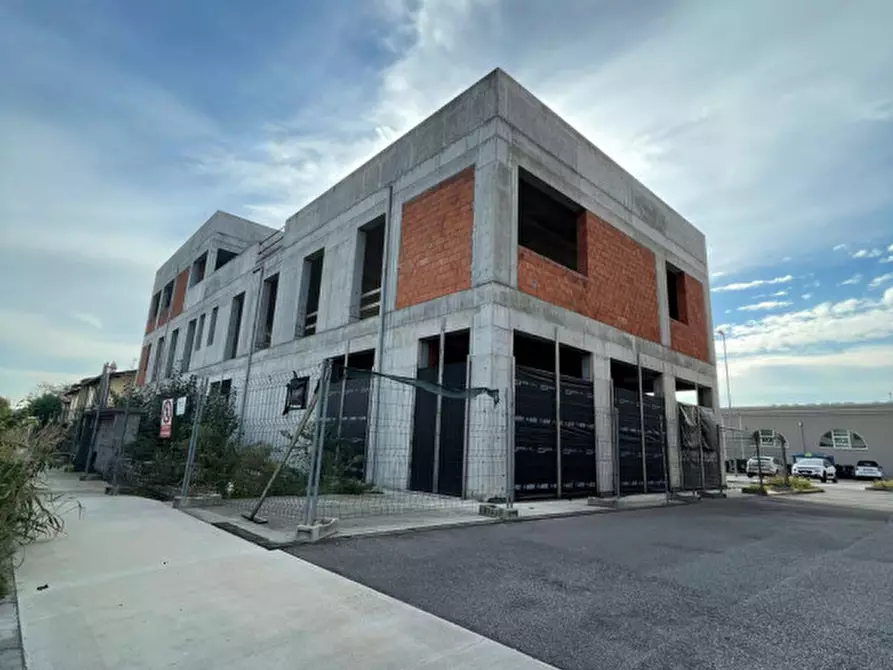 Immagine 3 di Palazzo in vendita  in Viale della Resistenza a Mazzano