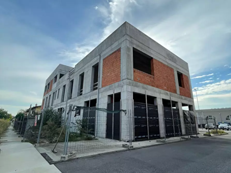 Immagine 4 di Palazzo in vendita  in Viale della Resistenza a Mazzano