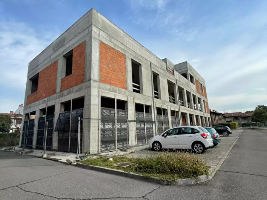 Immagine 6 di Palazzo in vendita  in Viale della Resistenza a Mazzano