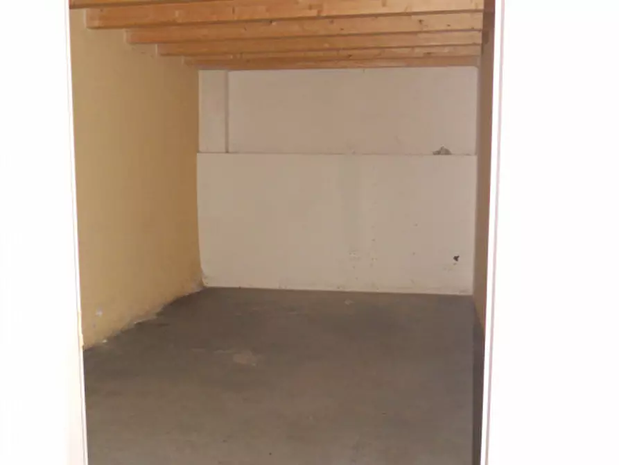 Immagine 4 di Magazzino in affitto  a Cagliari