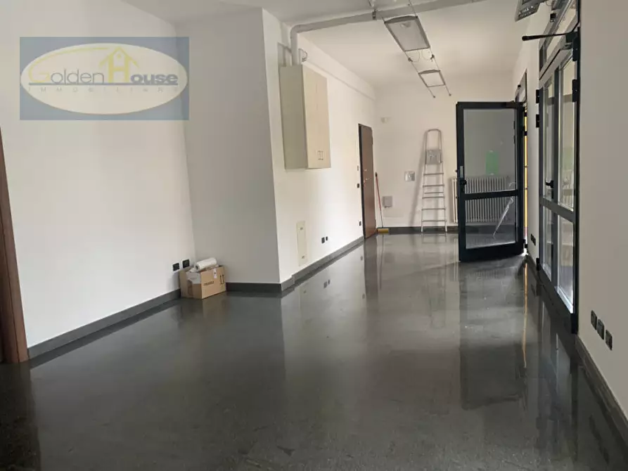 Immagine 6 di Negozio in affitto  in Via Canaletto a Minerbio