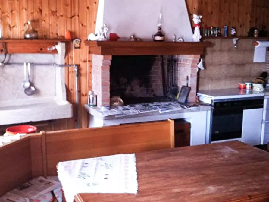 Immagine 4 di Rustico / casale in vendita  in Via Petrazzini a Crespadoro