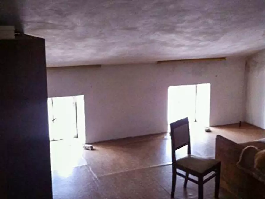 Immagine 19 di Rustico / casale in vendita  in Via Petrazzini a Crespadoro