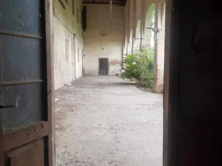 Immagine 14 di Rustico / casale in vendita  a Padova
