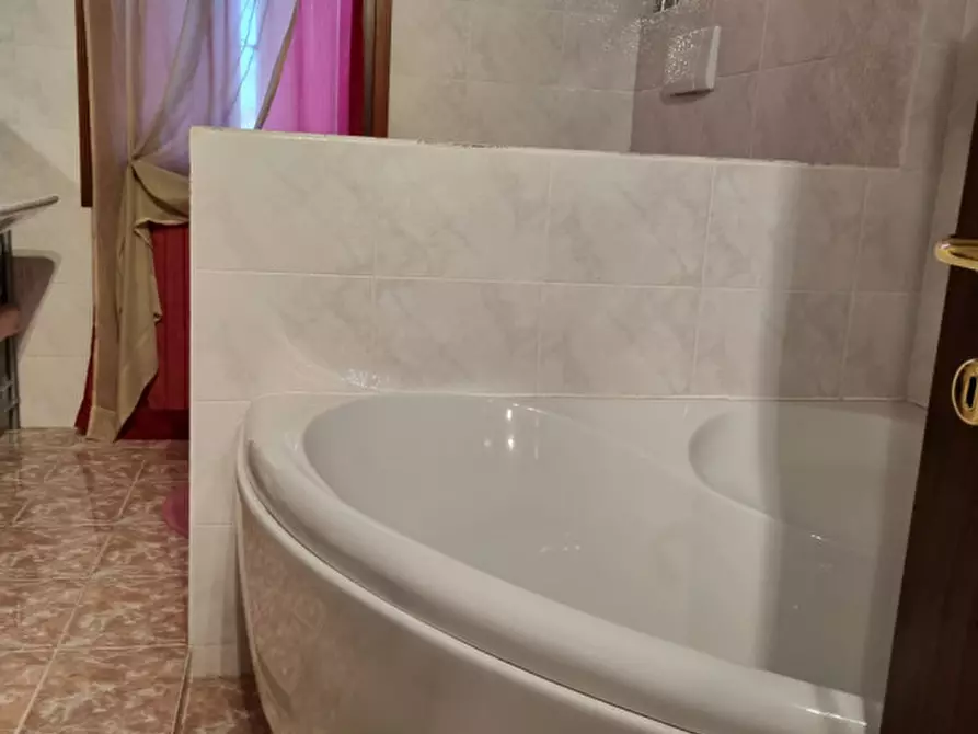 Immagine 22 di Villa in vendita  in Via Cavour a Ospedaletto Euganeo