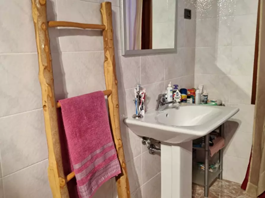 Immagine 23 di Villa in vendita  in Via Cavour a Ospedaletto Euganeo