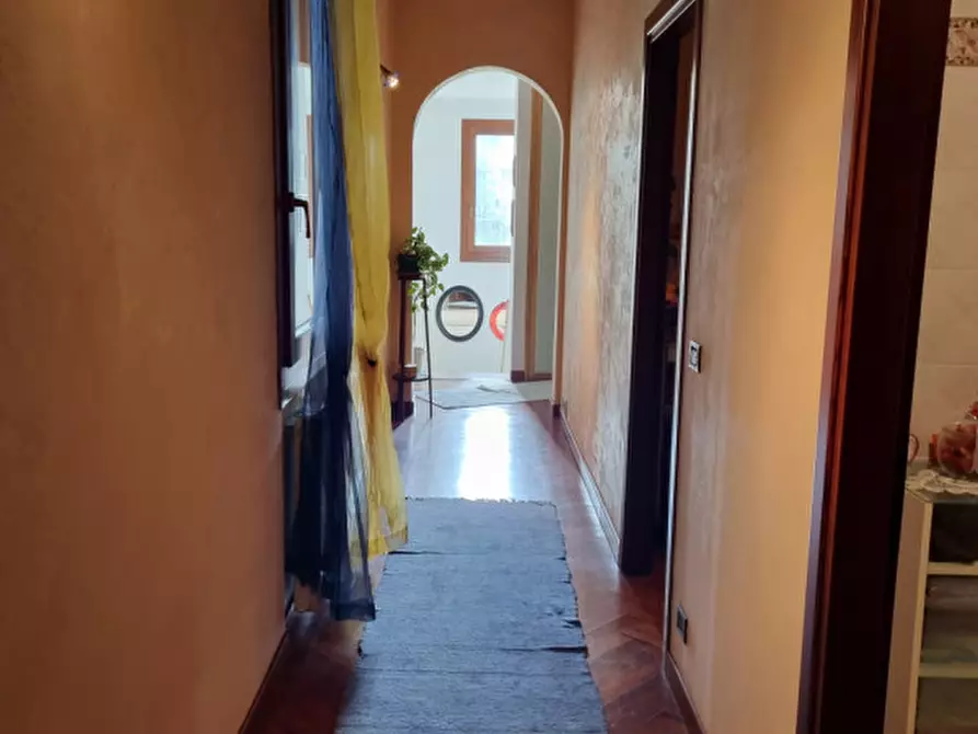 Immagine 25 di Villa in vendita  in Via Cavour a Ospedaletto Euganeo