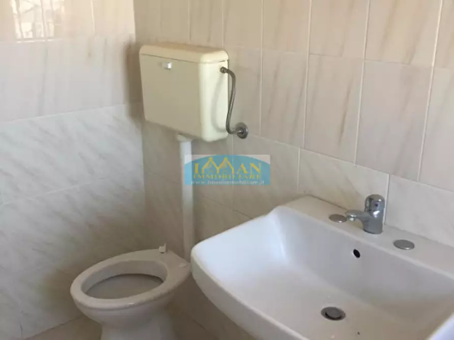 Immagine 6 di Magazzino in vendita  in Via Fratelli Cavallo a Ceglie Messapico