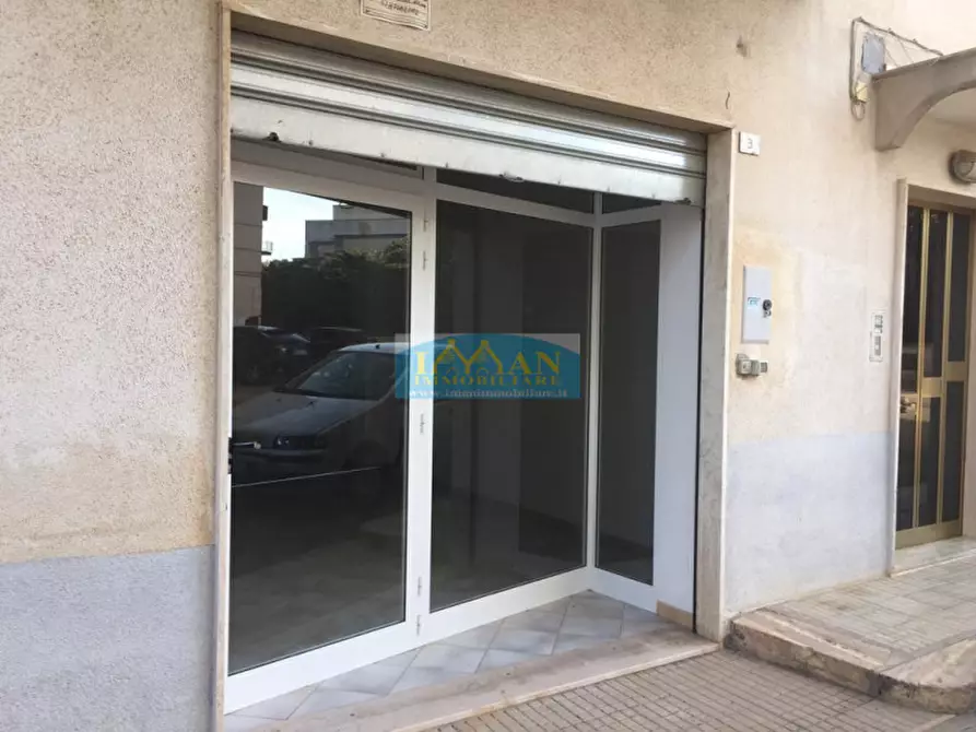 Immagine 7 di Magazzino in vendita  in Via Fratelli Cavallo a Ceglie Messapico