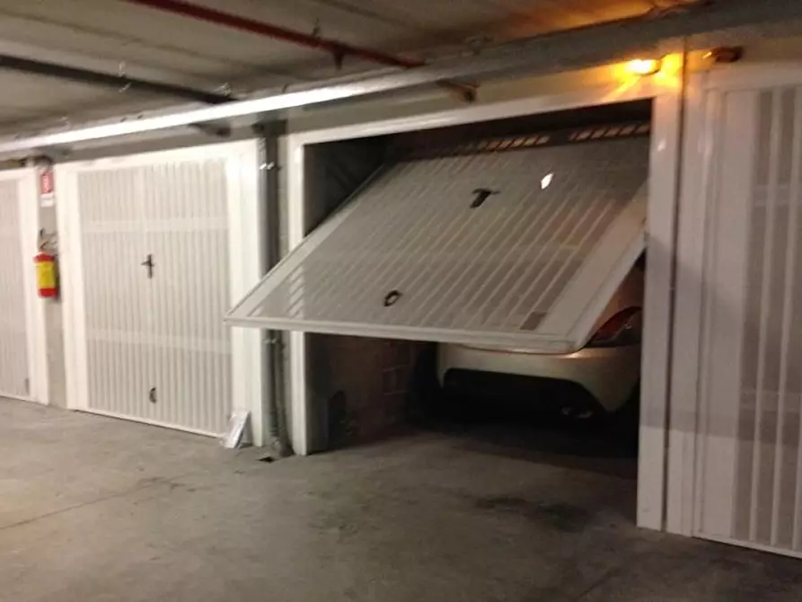 Immagine 1 di Garage in affitto  in Via siracusa a Padova