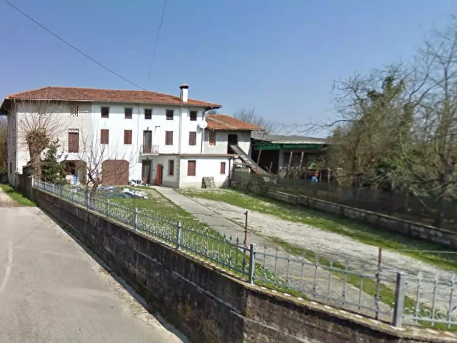 Immagine 1 di Rustico / casale in vendita  in strada di Val a Vivaro