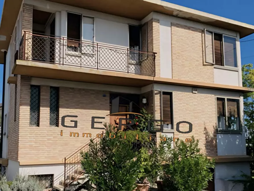 Immagine 1 di Casa indipendente in vendita  in Vicolo Montebelluna a Castelfranco Veneto