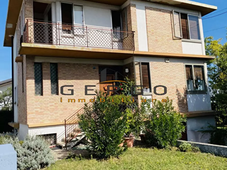 Immagine 1 di Casa indipendente in vendita  in Vicolo Montebelluna a Castelfranco Veneto