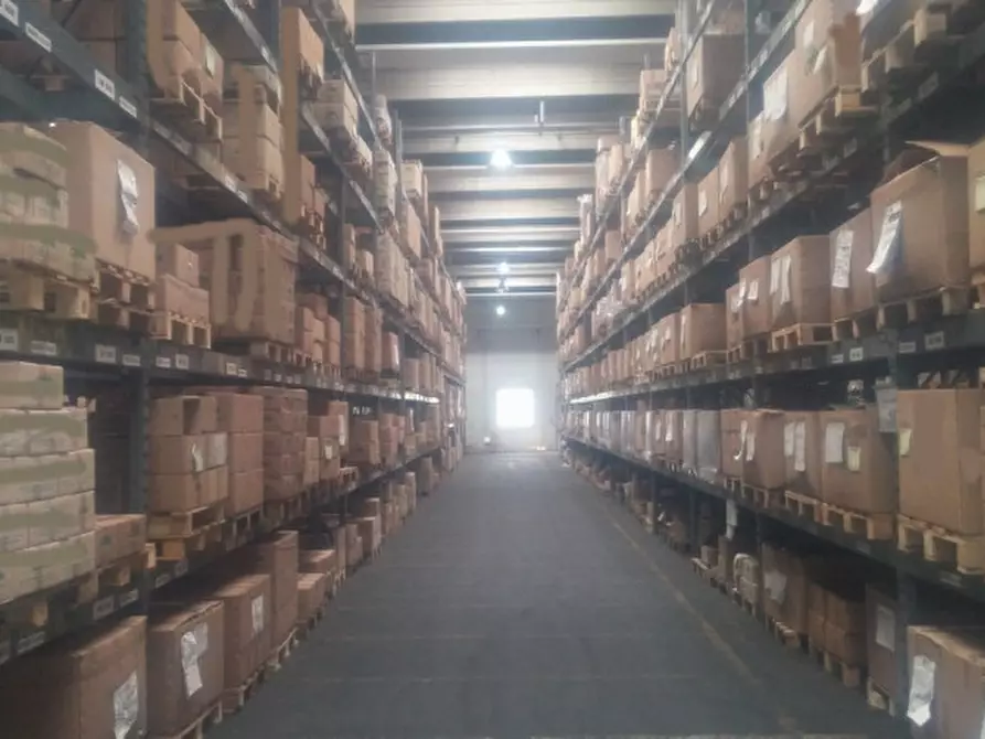 Immagine 8 di Magazzino in affitto  in VIA CAMPANIA a Monza