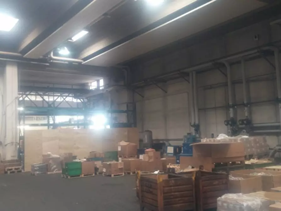 Immagine 10 di Magazzino in affitto  in VIA CAMPANIA a Monza