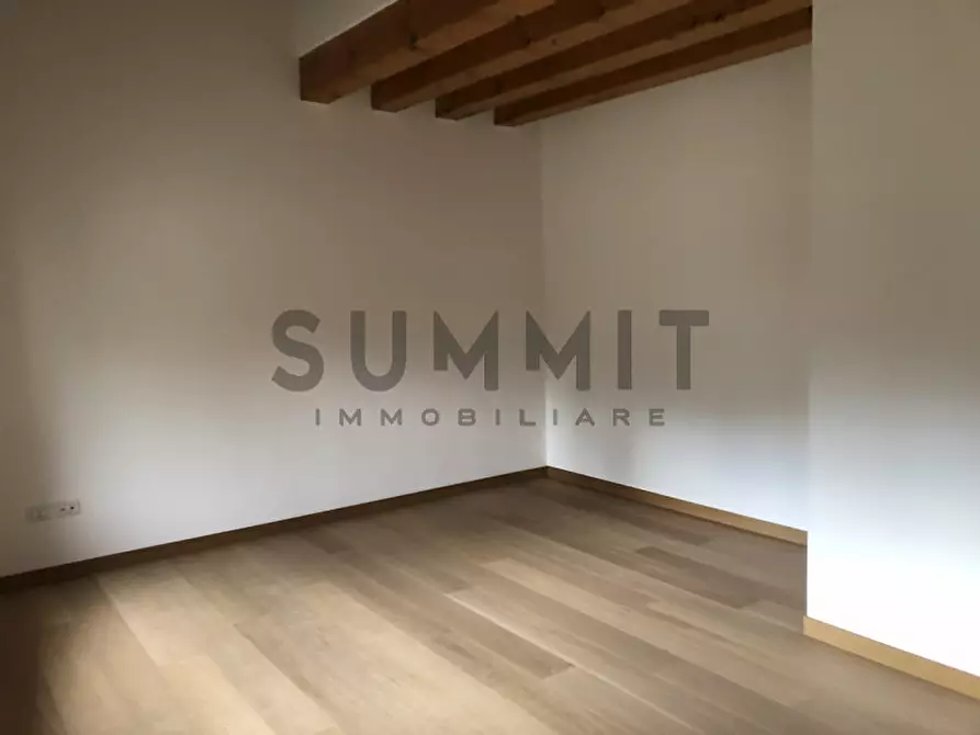 Immagine 5 di Appartamento in vendita  in schio a Schio