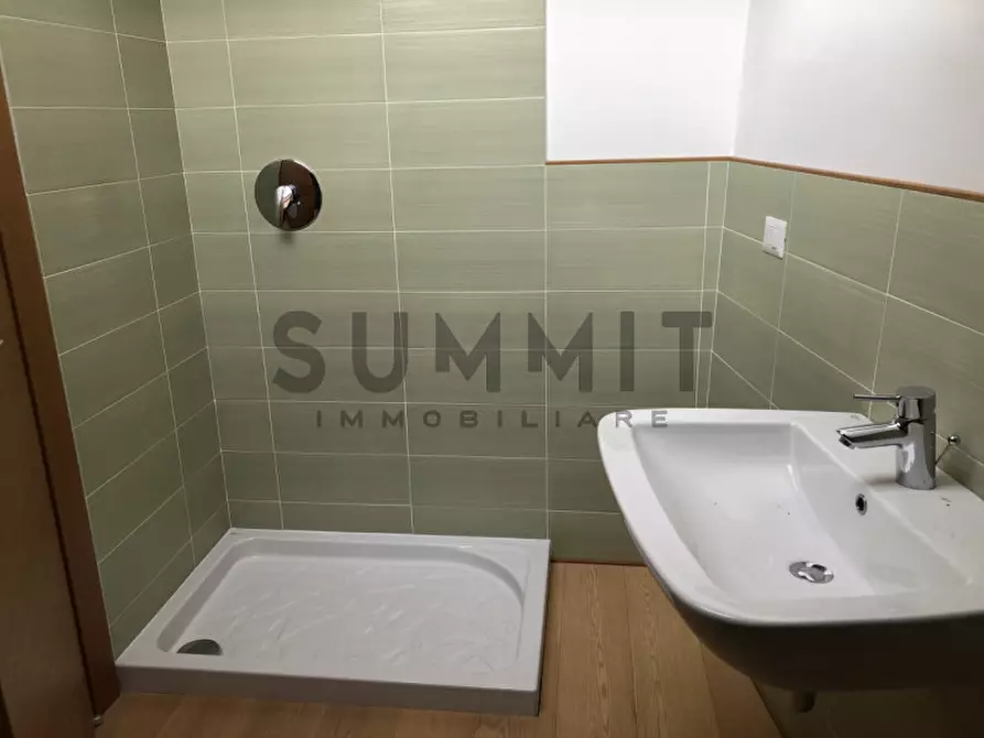 Immagine 11 di Appartamento in vendita  in schio a Schio