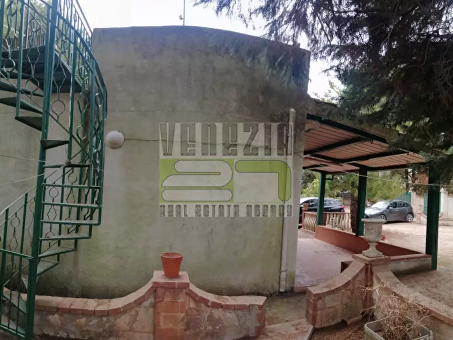 Immagine 9 di Villa in vendita  in contrada carrubella a Avola
