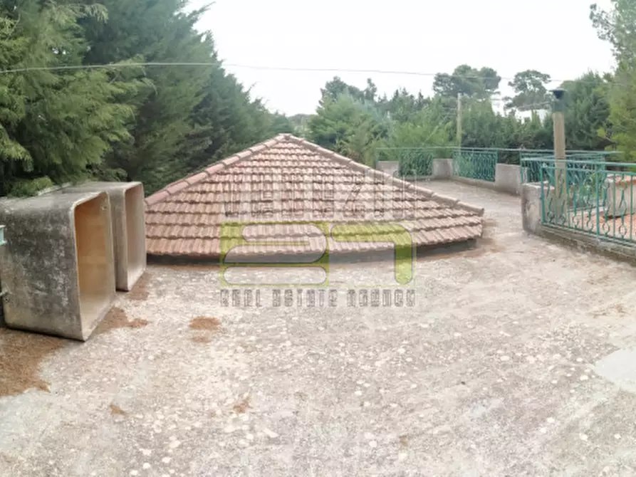 Immagine 30 di Villa in vendita  in contrada carrubella a Avola