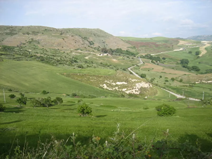 Immagine 36 di Terreno in vendita  in C.da Fontanelle a Giarratana