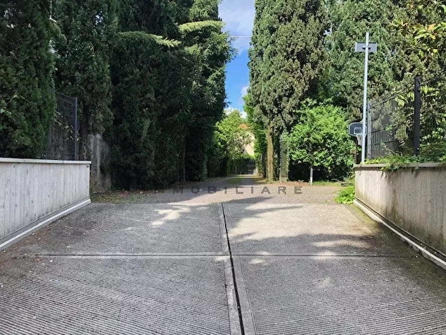 Immagine 9 di Villa in vendita  in schio a Schio