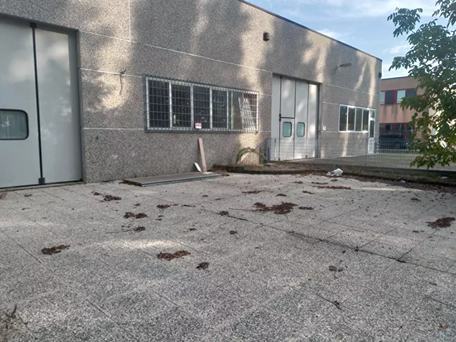 Immagine 8 di Capannone industriale in affitto  a Concordia Sulla Secchia
