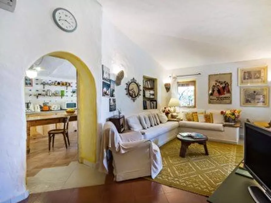 Immagine 8 di Villa in vendita  a Arzachena