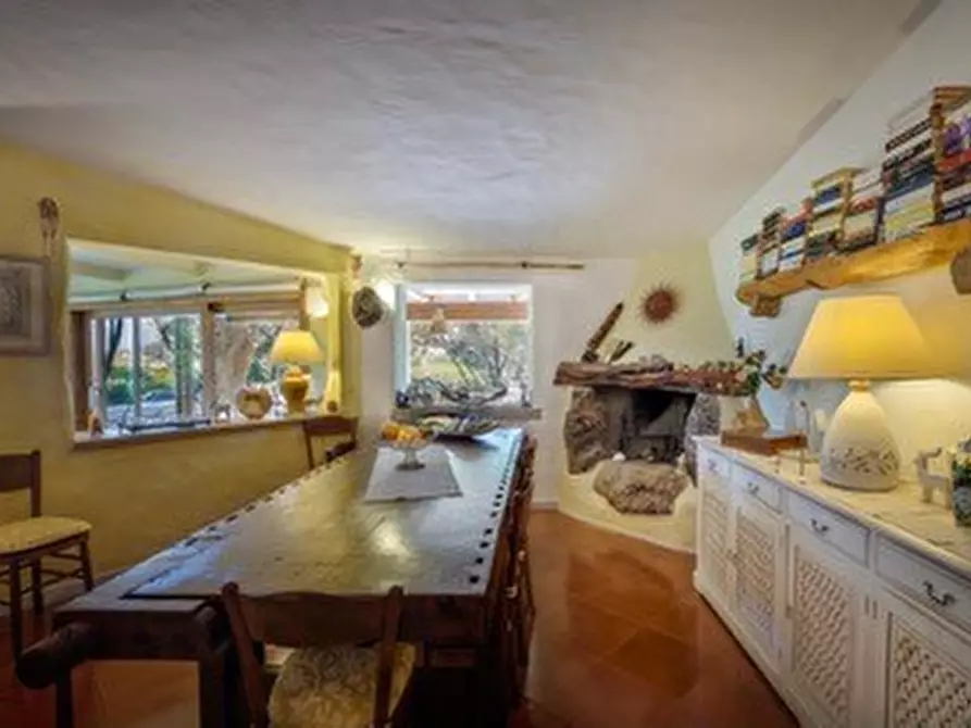 Immagine 11 di Villa in vendita  a Arzachena