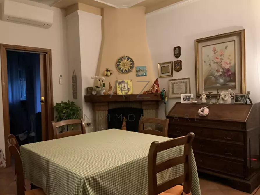 Immagine 1 di Casa indipendente in vendita  in Via Cristoforo Colombo a Castelfranco Veneto